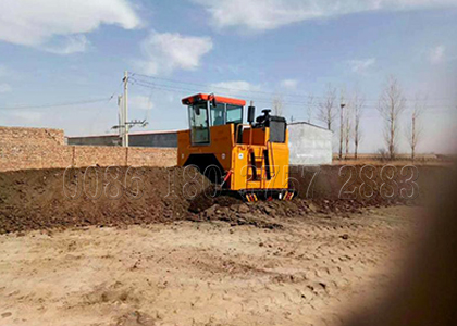 crawler type rabbit manure composting turner machine